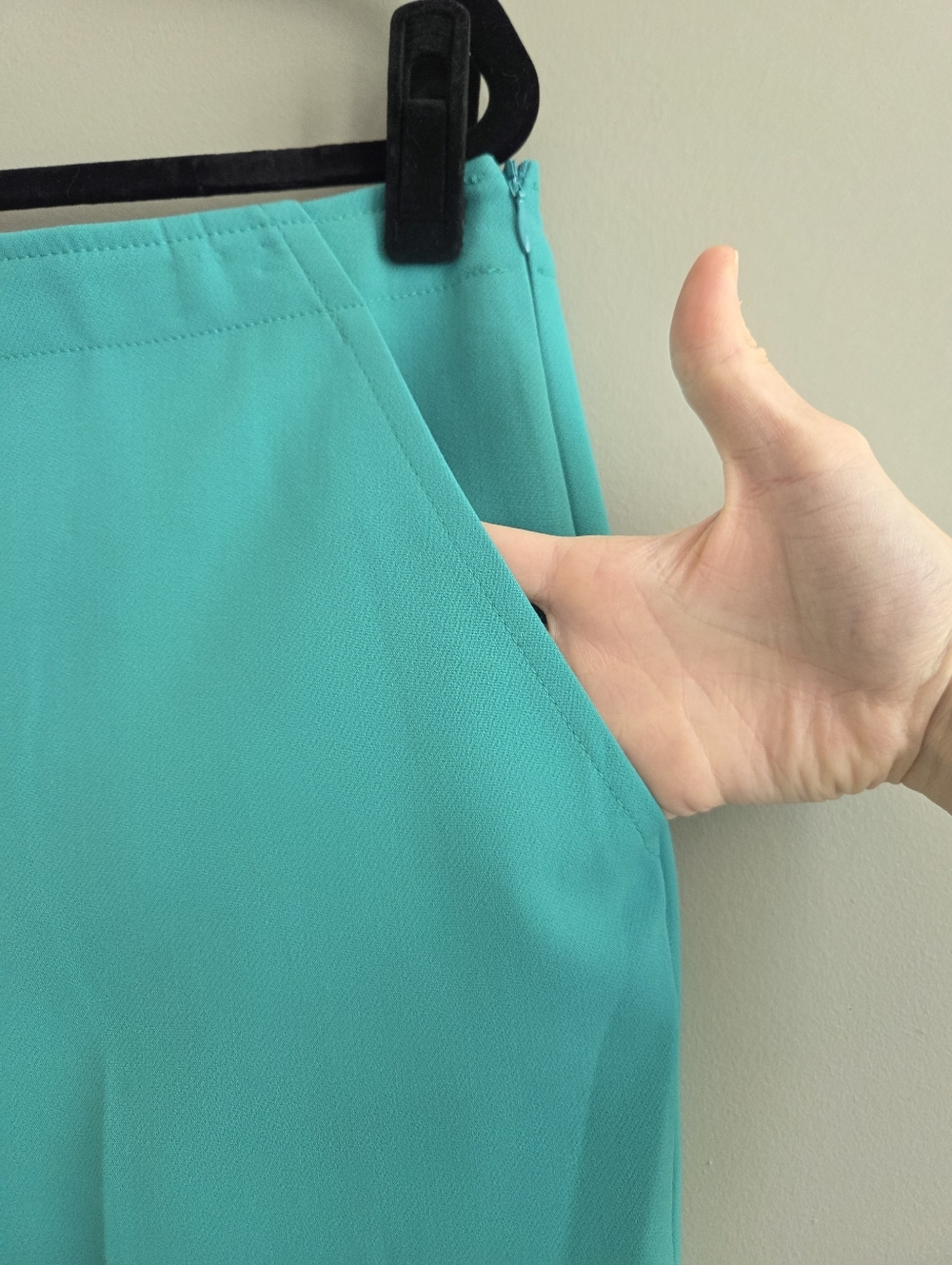 Trina Turk NWT Pop Pant Side Zipper Cropped Turquoise Size 12 - Picture 7 of 13